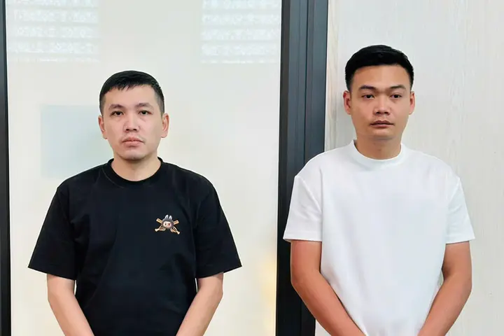 Chở bệnh nhân 16km, thu hơn 9 triệu đồng ở Thanh Hóa: Khởi tố 2 bị can