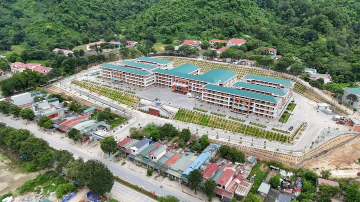 Trung thu đầu tiên tại trường Petrovietnam: Thắp sáng niềm tin nơi biên cương