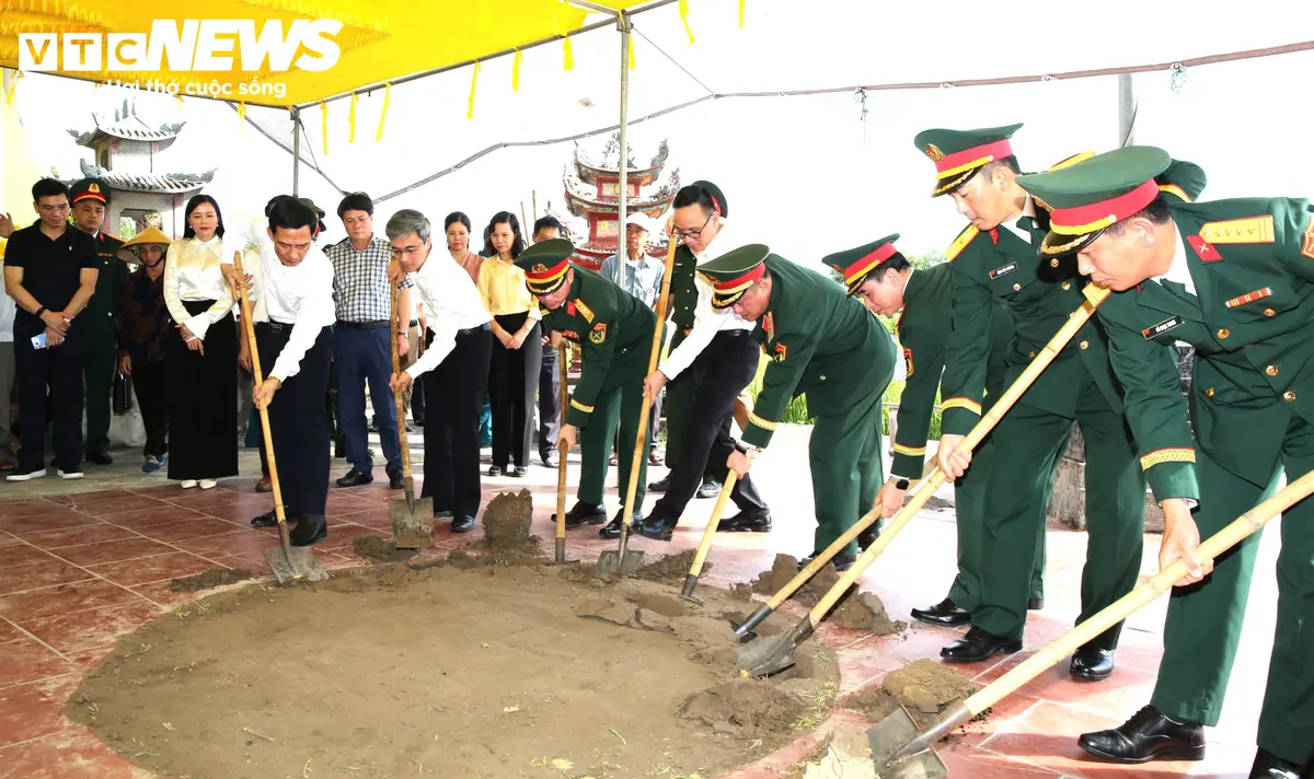 Khai quật mộ chôn tập thể, tìm hài cốt 8 liệt sĩ bị sát hại năm 1951