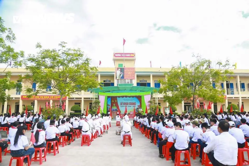 Trường tăng quy mô, bộ máy tinh gọn: Hiệu trưởng quản lý thế nào?