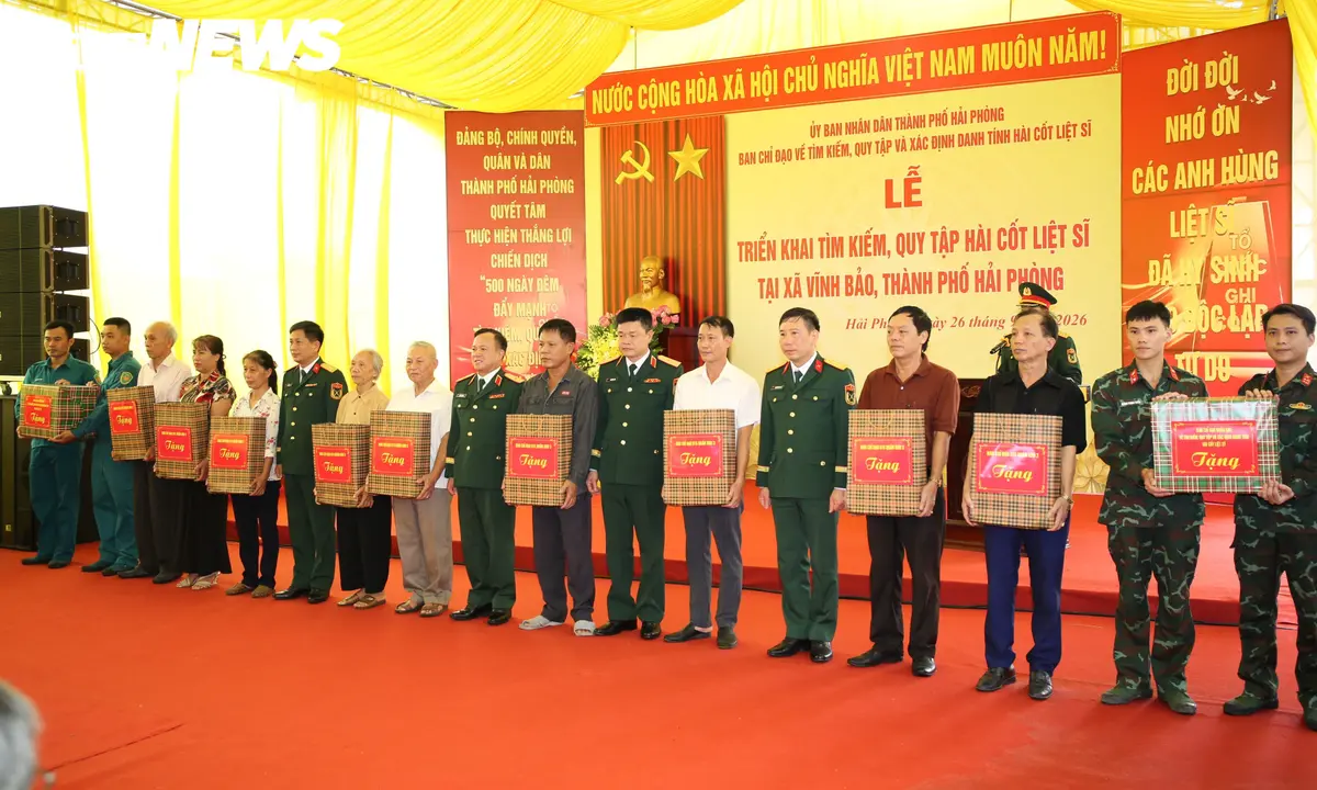 Khai quật mộ chôn tập thể, tìm hài cốt 8 liệt sĩ bị sát hại năm 1951