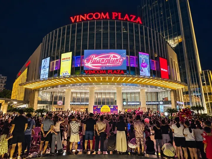 Vincom Moonifest: Lên đồ nhập hội, rước đèn đón may mùa Trung thu