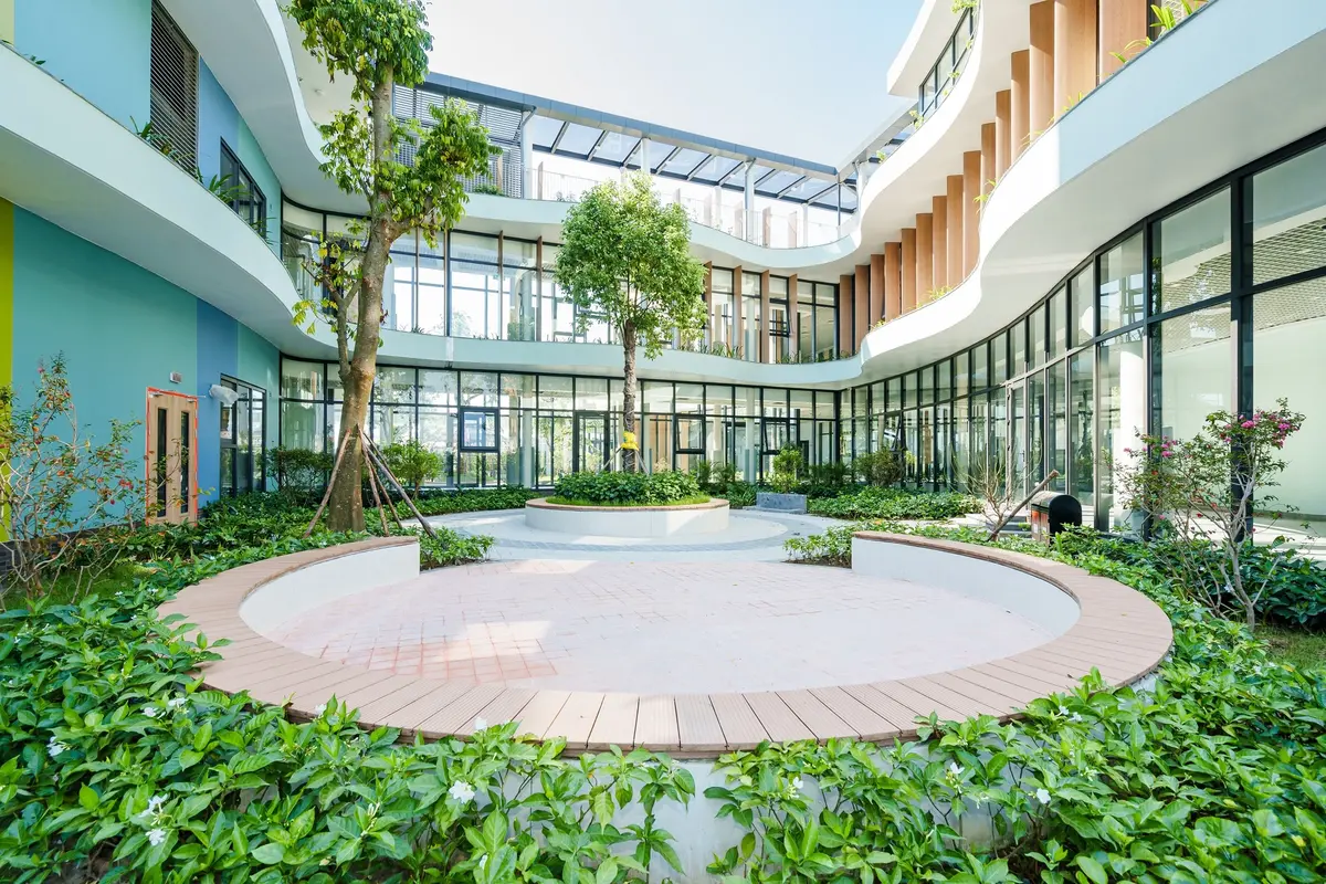 Vin Nexus Center: Trường học hạnh phúc hình trái tim và những gam màu rất 'lạ'