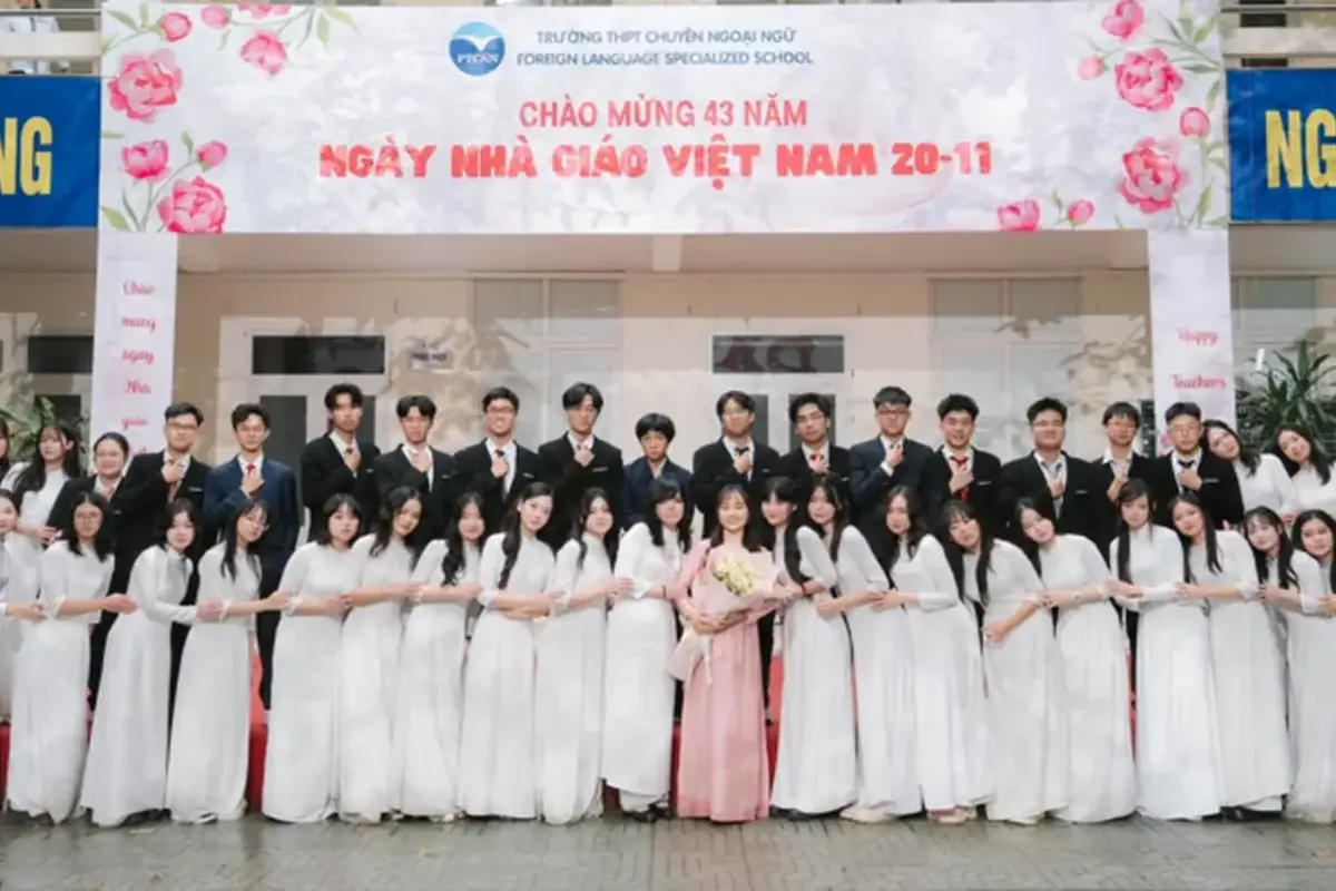 Một lớp chuyên Nhật có 3 thủ khoa, 12 suất du học, 20 IELTS từ 8.0