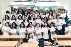 Một lớp chuyên Nhật có 3 thủ khoa, 12 suất du học, 20 IELTS từ 8.0