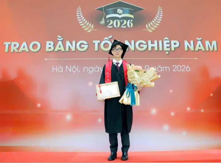 Nam sinh tốt nghiệp Xuất sắc Đại học Ngoại thương, 5 kỳ liên tiếp nhận học bổng
