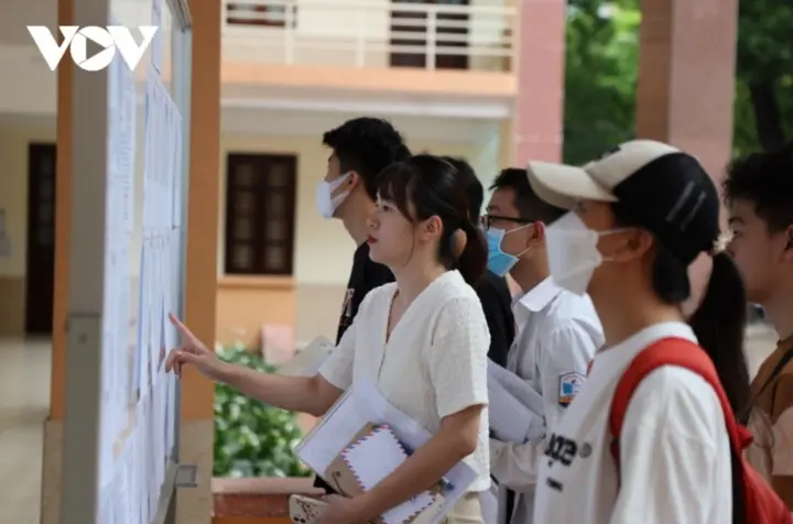 Sẽ công khai trường lạm thu trong 3 ngày và xem xét trách nhiệm hiệu trưởng