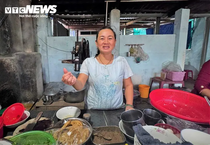 Tô bún 10.000 đồng ăm ắp thịt tôm cua ở tỉnh có ‘điểm đến hấp dẫn nhất thế giới’