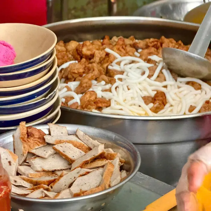 Tô bánh canh 'cứu đói' 8.000 đồng ở Nha Trang, hơn 6 năm chưa tăng giá