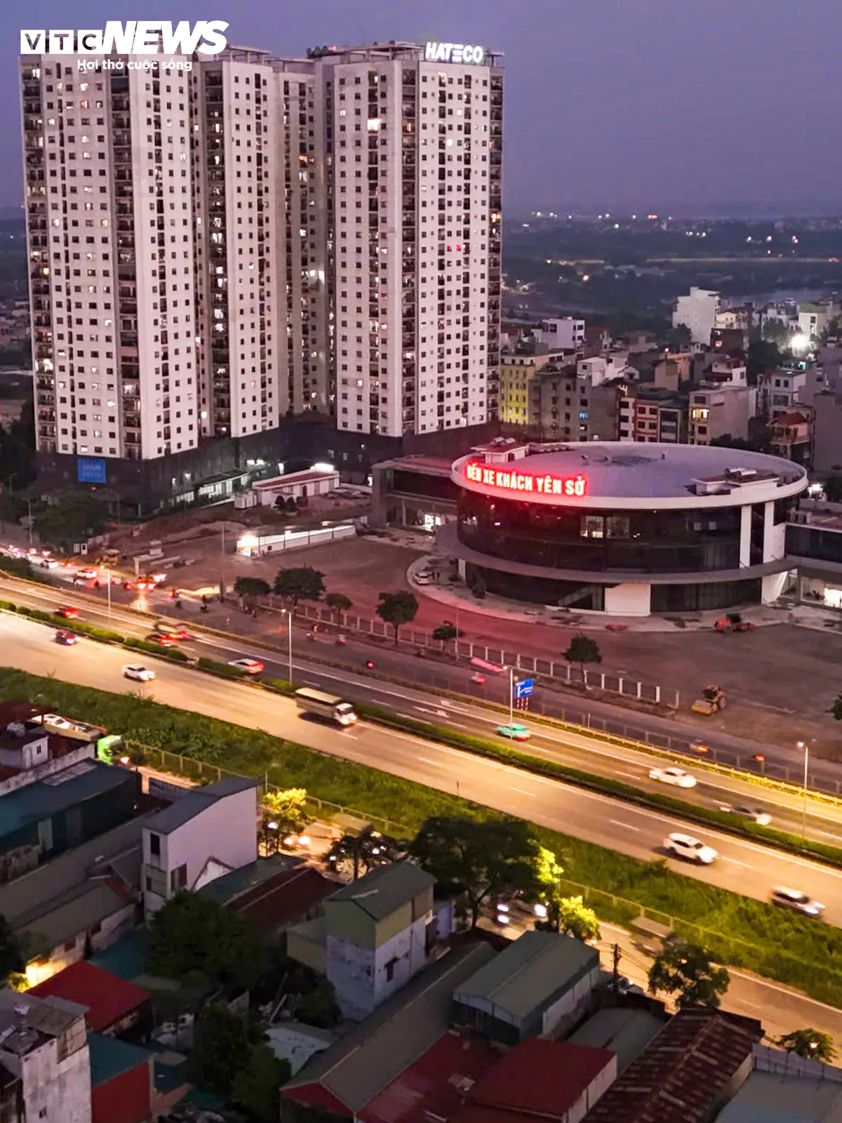 Diện mạo bến xe hình tròn độc đáo bên Vành đai 3 Hà Nội