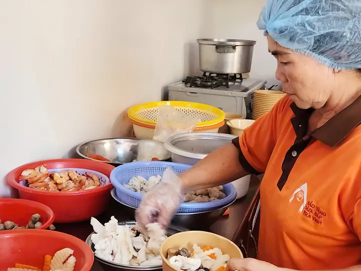 Về miền Tây thưởng thức tô bánh canh 'có một không hai'
