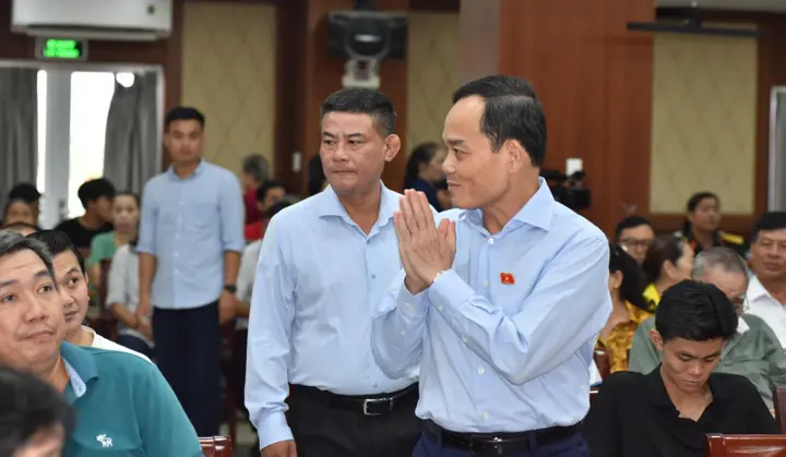 Bí thư Trần Lưu Quang: Năm sau, TP.HCM sẽ in sách đặt trong thư viện các trường