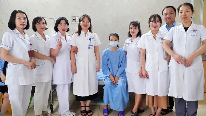 Đẻ rơi tại nhà, sản phụ sốc mất máu phải cắt tử cung