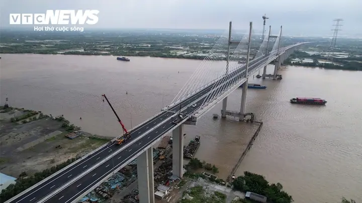 Ngắm cao tốc Bến Lức - Long Thành trước giờ thông xe toàn tuyến