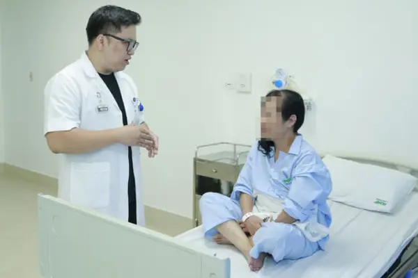 Phát hiện túi phình trong đầu, người phụ nữ mất ngủ vì sợ mạch máu vỡ