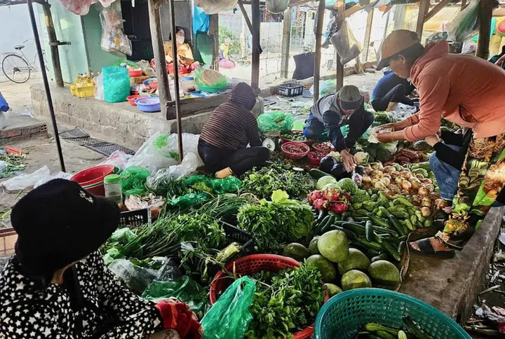 Dằn túi 5.000 đồng vẫn ăn sáng no nê ở chợ được mệnh danh ‘rẻ nhất Việt Nam’