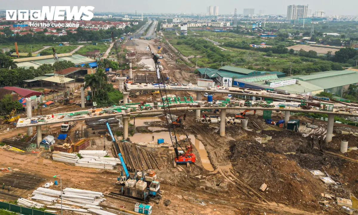 Nút giao nhiều tầng dần thành hình ở phía Tây Hà Nội