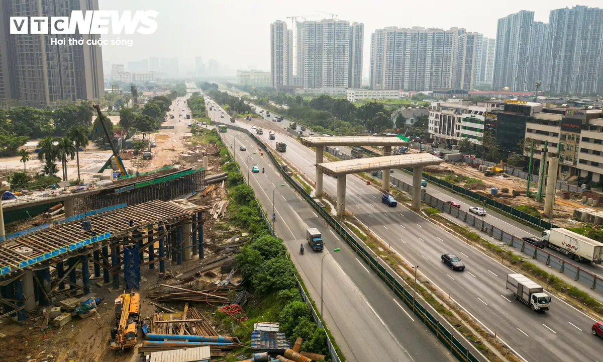 Nút giao nhiều tầng dần thành hình ở phía Tây Hà Nội