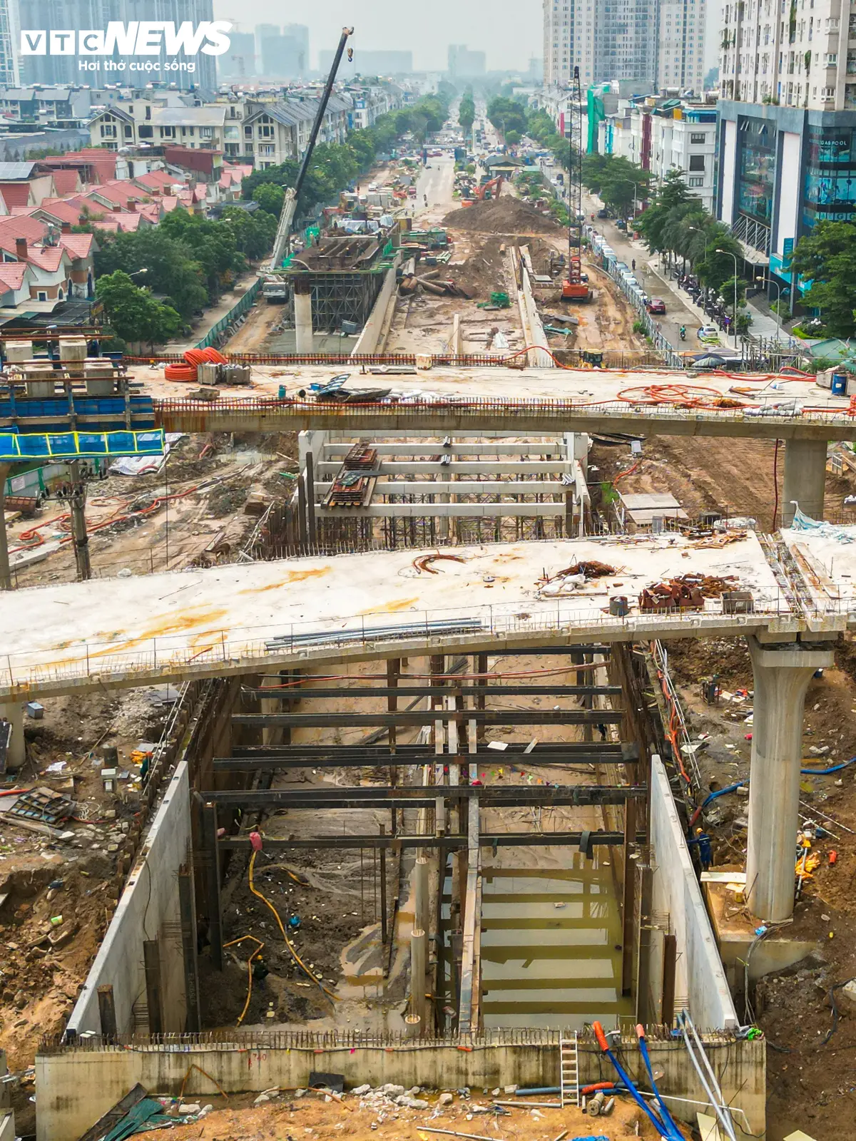 Nút giao nhiều tầng dần thành hình ở phía Tây Hà Nội