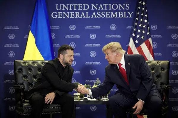 Ukraine bác tin ông Trump đề nghị ông Zelensky tới Moskva gặp ông Putin
