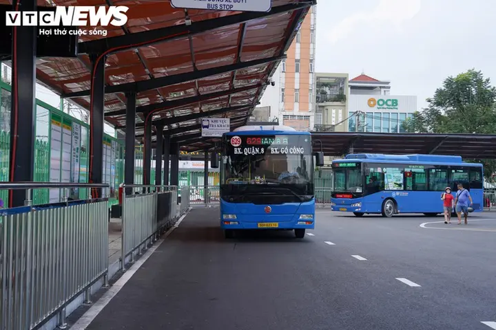 Diện mạo của bến xe buýt cửa ngõ TP.HCM sau khi chỉnh trang