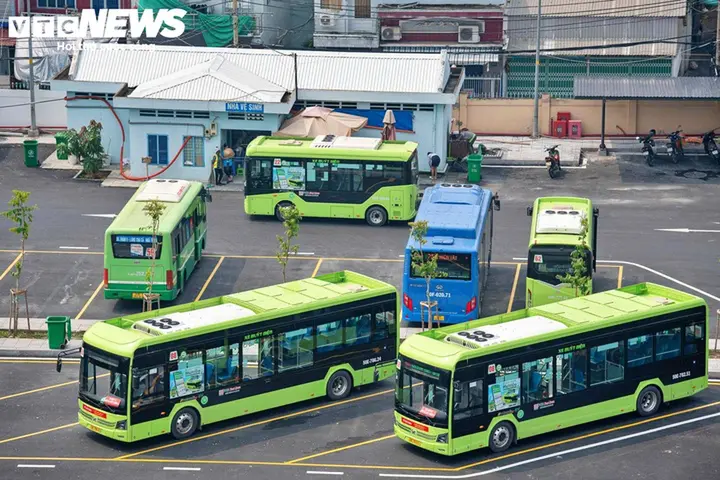 Diện mạo của bến xe buýt cửa ngõ TP.HCM sau khi chỉnh trang