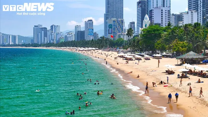 Công trình chắn biển được tháo dỡ, đường ven biển Nha Trang khoe diện mạo mới