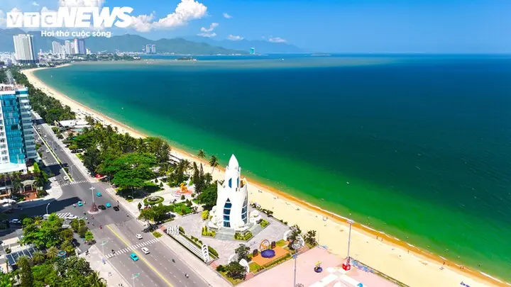 Công trình chắn biển được tháo dỡ, đường ven biển Nha Trang khoe diện mạo mới