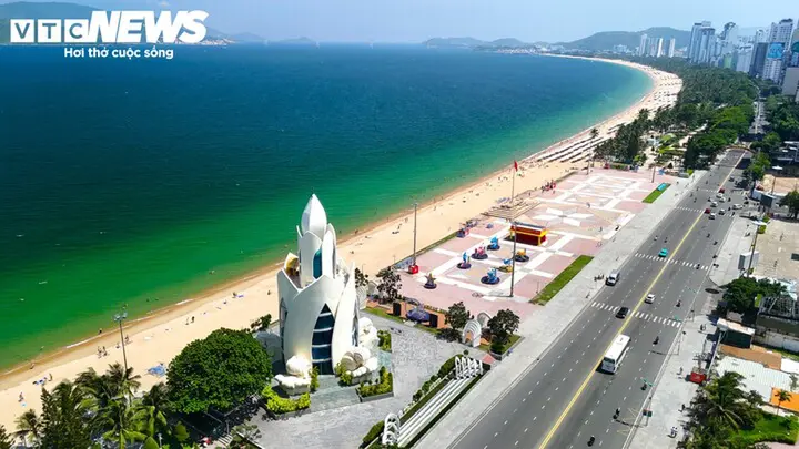 Công trình chắn biển được tháo dỡ, đường ven biển Nha Trang khoe diện mạo mới