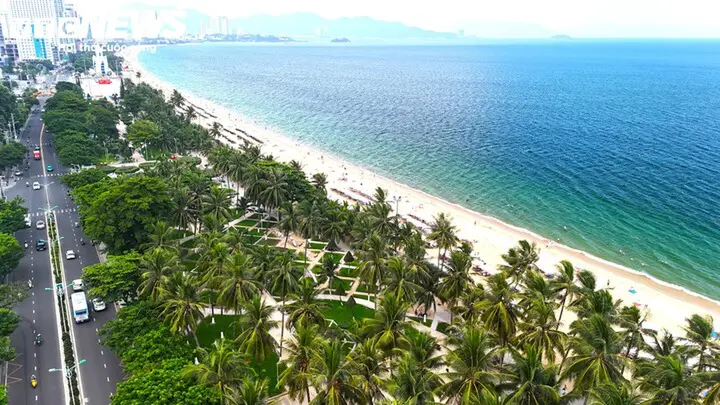 Công trình chắn biển được tháo dỡ, đường ven biển Nha Trang khoe diện mạo mới