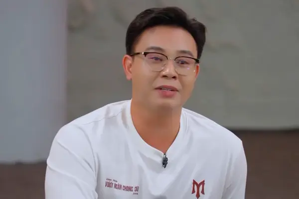 Đông Hùng nghẹn ngào nhìn lại biến cố nợ nần: 'Phải cúi đầu nhiều mới sống được'