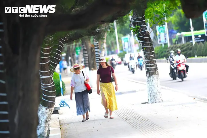 Công trình chắn biển được tháo dỡ, đường ven biển Nha Trang khoe diện mạo mới