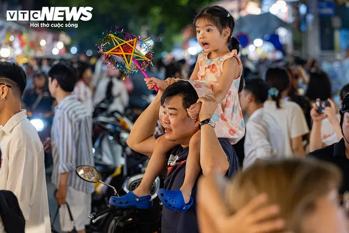 Dự báo thời tiết Hà Nội hôm nay 25/9: Ngày nắng, đêm mưa rào