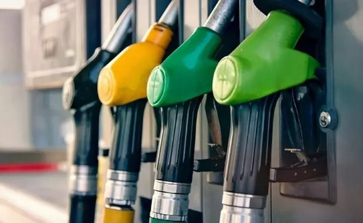 Giá xăng dầu hôm nay 25/9: Tiếp tục tăng
