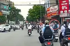 Cú giật tóc giữa phố và những trò đùa nguy hiểm có thể trả giá bằng tai nạn