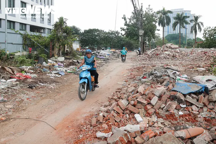 Người Hà Nội dỡ nhà, bàn giao mặt bằng làm đường nối Phạm Hùng - Lê Đức Thọ