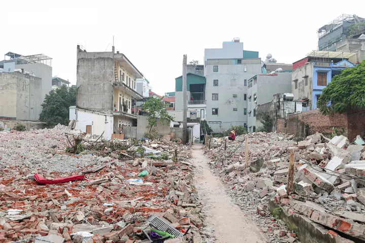 Người Hà Nội dỡ nhà, bàn giao mặt bằng làm đường nối Phạm Hùng - Lê Đức Thọ