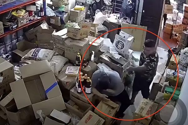 Hà Nội: Tạm giữ nghi phạm đánh nam nhân viên gãy xương mũi, gò má