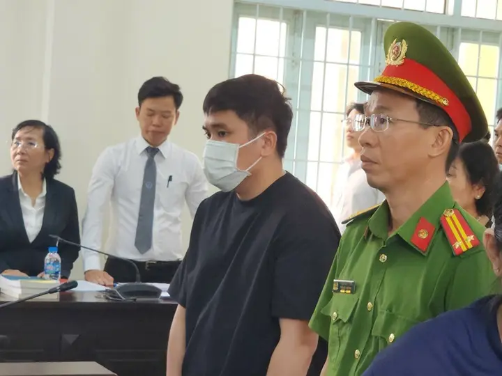 Hoãn phiên xử tài xế xe tải gây tai nạn khiến nữ sinh ở Vĩnh Long tử vong