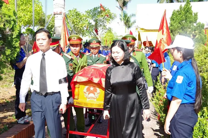 Quảng Trị truy điệu, an táng 30 hài cốt liệt sĩ vừa được quy tập