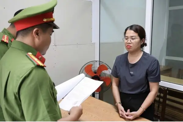 Lật tẩy thủ đoạn chuyển hàng chục tỷ xuyên biên giới của người đàn ông Hàn Quốc