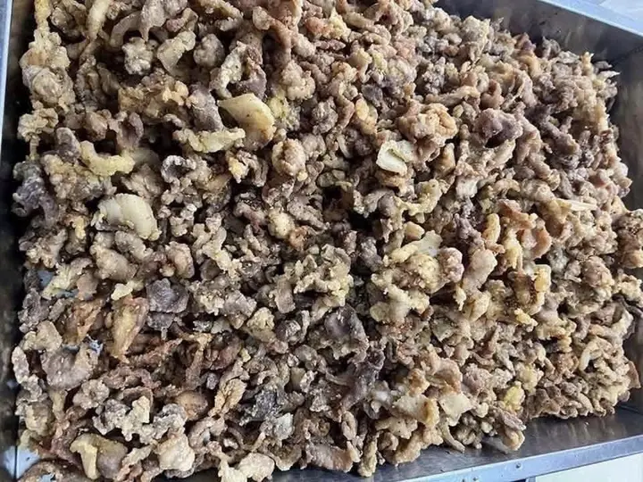 Vụ suất ăn bán trú 'toàn tóp mỡ': Thịt không bất thường, định lượng chưa bảo đảm