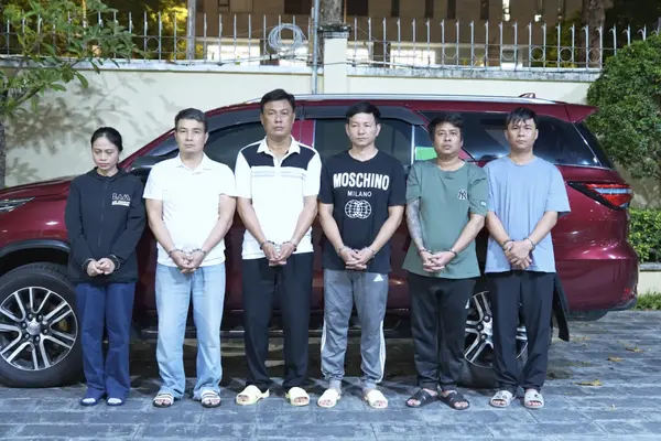 Bắt giám đốc và 5 nhân viên công ty mua bán nợ ở TP.HCM