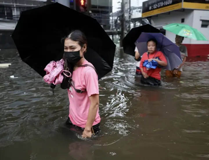Thái Lan chìm trong lũ: 1,7 triệu người bị ảnh hưởng, 8 người thiệt mạng