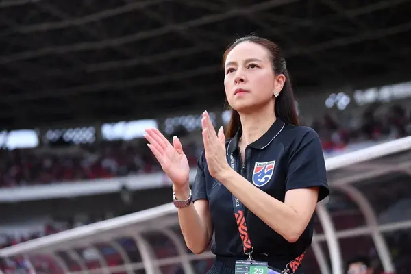 Phía sau 2 tài phiệt điều hành nền bóng đá hàng đầu Đông Nam Á