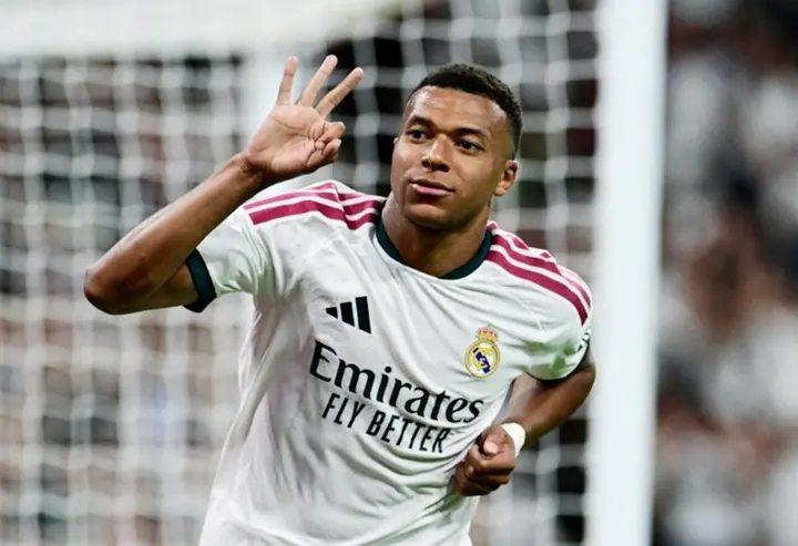Mbappe: Messi, Ronaldo chỉ cho tôi con đường