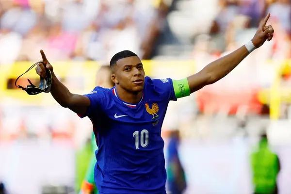 Mbappe: Rời PSG đến Real Madrid là quyết định đúng đắn nhất