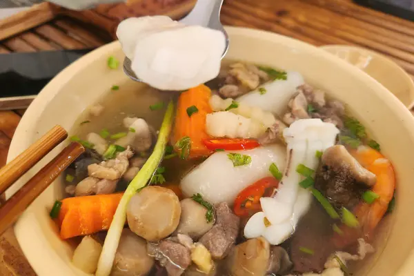 Về miền Tây thưởng thức tô bánh canh 'có một không hai'