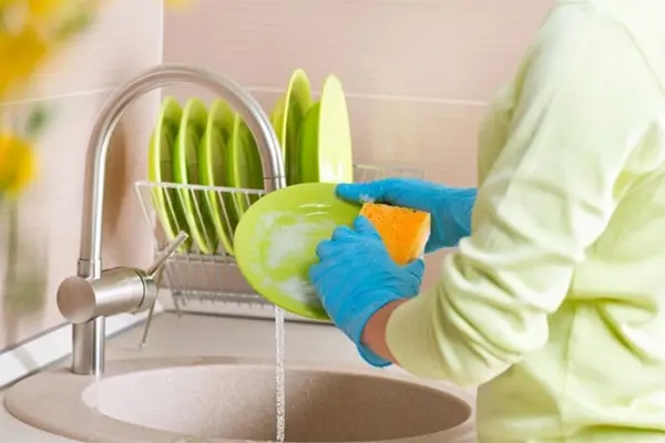 5 điều cần lưu ý khi chọn mua nước rửa chén hữu cơ