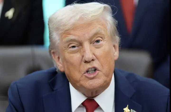 Ông Trump bán hàng chục triệu USD cổ phiếu công nghệ